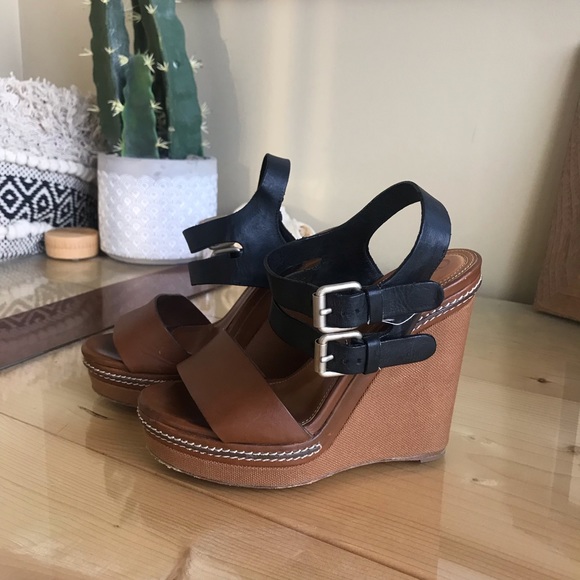 Chloe Sandals - Picture 2 of 7